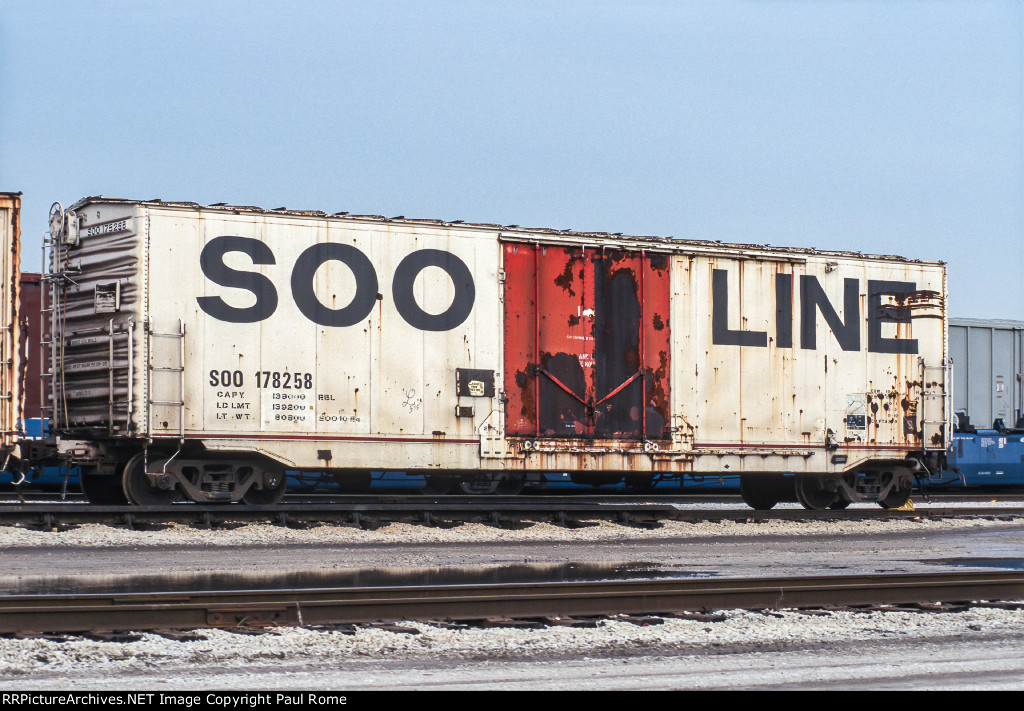 SOO 178258, 50-ft Insulated Plug Door Box Car at the BRC Clearing Yard 